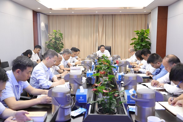 安徽尊龙凯时地产集团党委举行学习贯彻习近平新时代中国特色社会主义头脑主题教育念书班